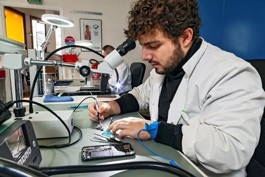 Micro-Soldering & Component Replacement