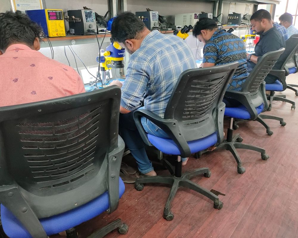 Mobile Repairing Lab