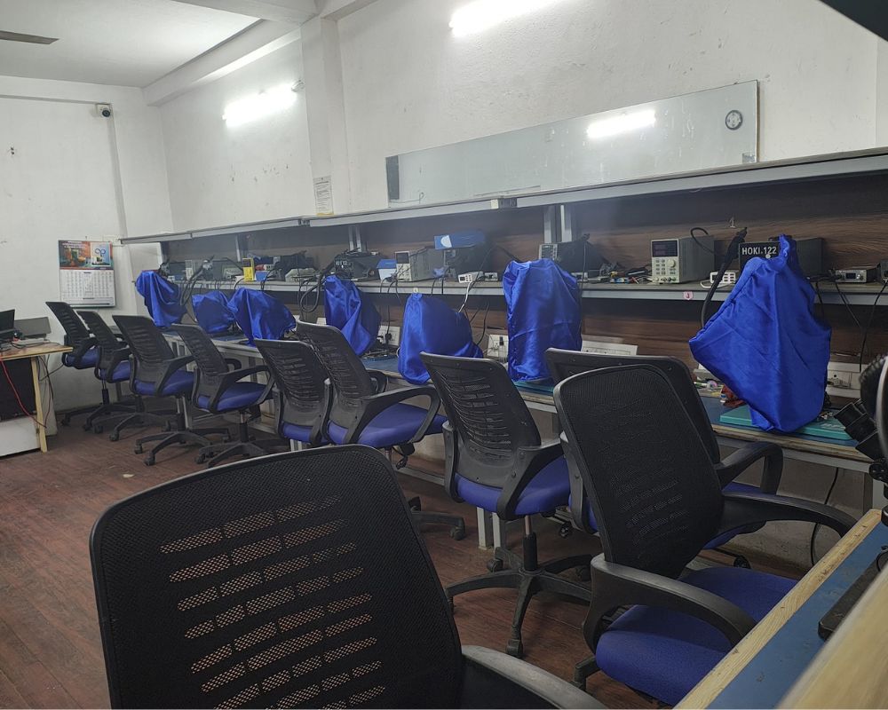 Mobile Repairing Lab