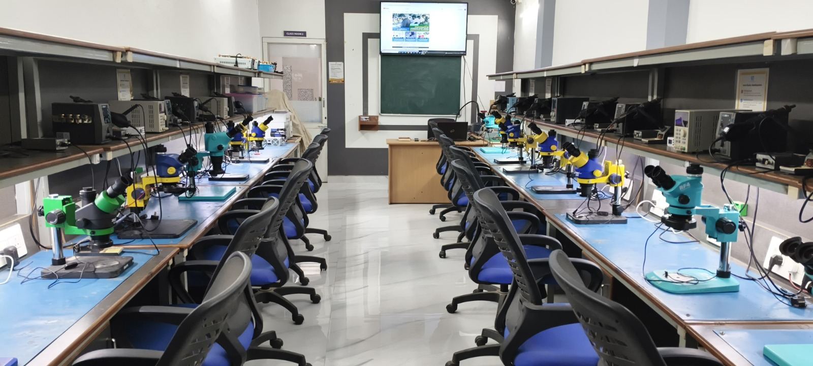 Industry standard repair lab Ecareerpluz